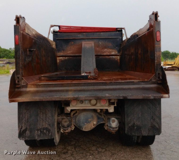image for item DP1056 2007 International 7400 dump truck