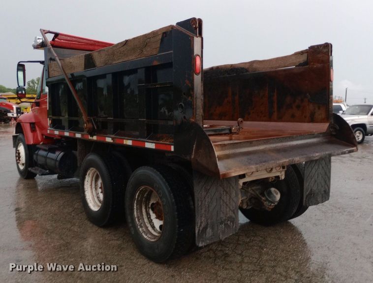 image for item DP1056 2007 International 7400 dump truck
