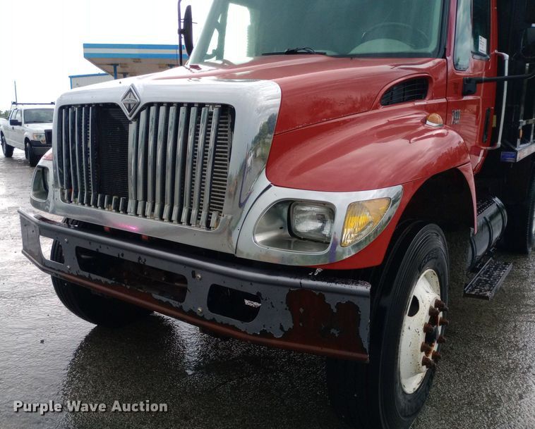 image for item DP1056 2007 International 7400 dump truck