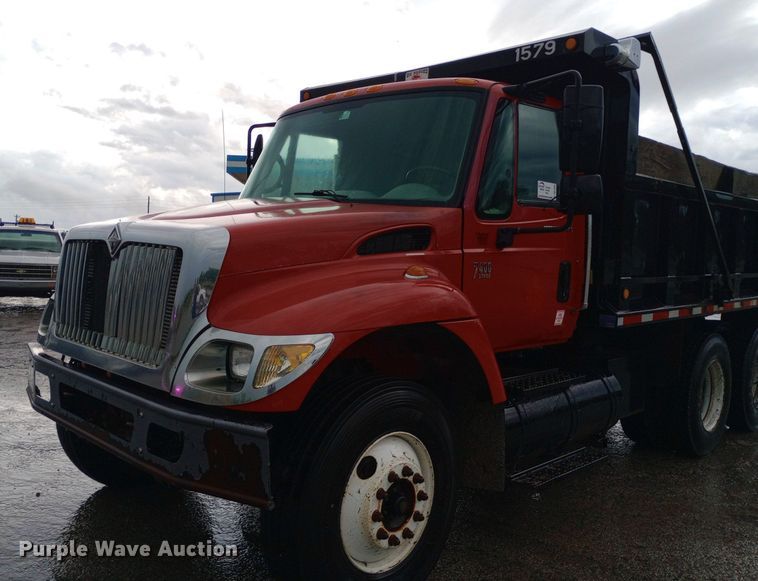 image for item DP1056 2007 International 7400 dump truck