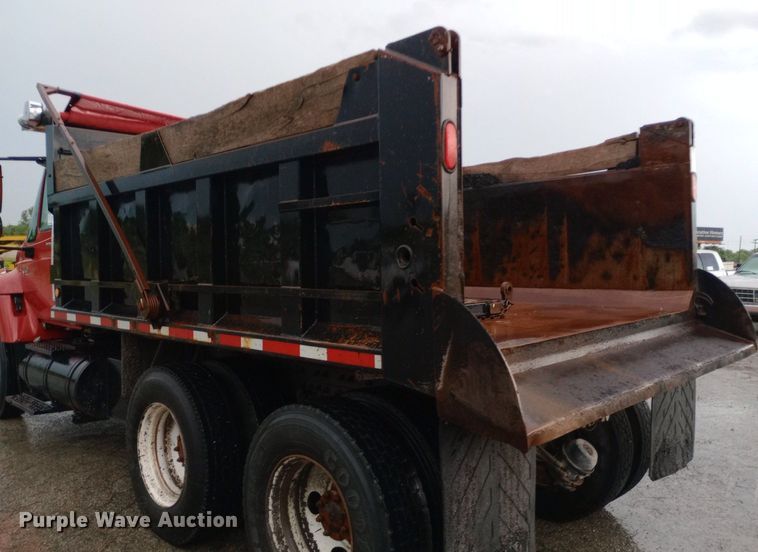 image for item DP1056 2007 International 7400 dump truck