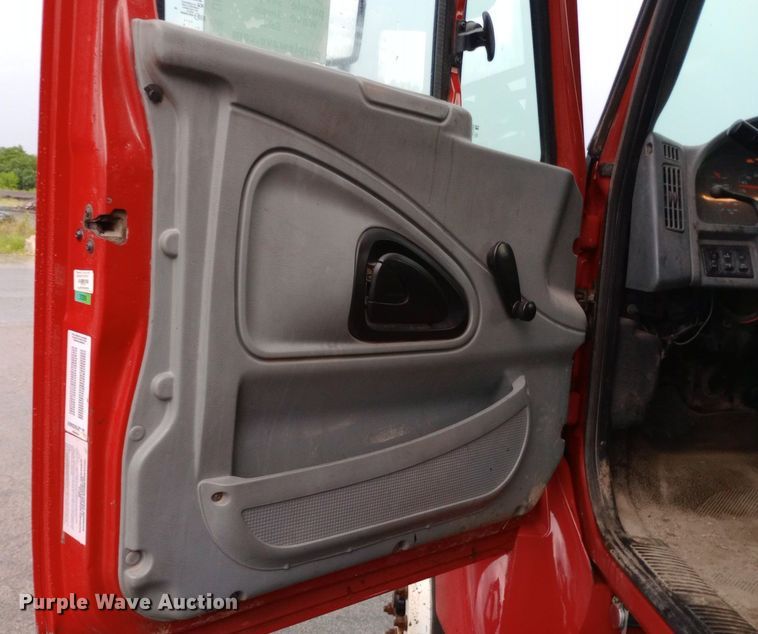 image for item DP1056 2007 International 7400 dump truck