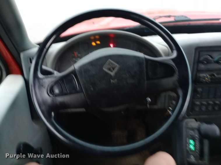 image for item DP1056 2007 International 7400 dump truck