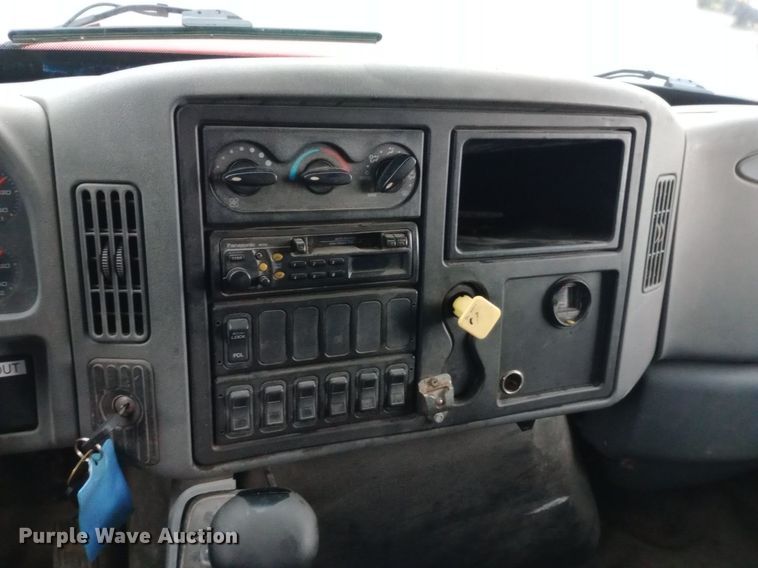 image for item DP1056 2007 International 7400 dump truck