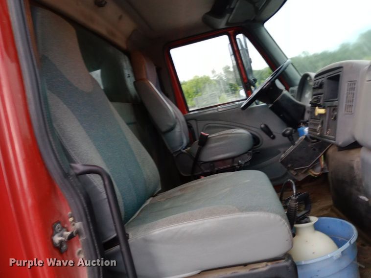 image for item DP1056 2007 International 7400 dump truck