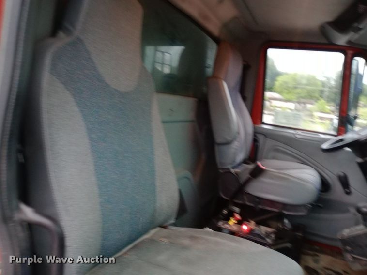 image for item DP1056 2007 International 7400 dump truck