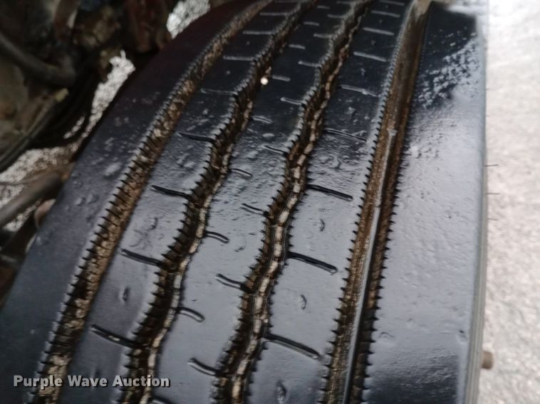 image for item DP1056 2007 International 7400 dump truck