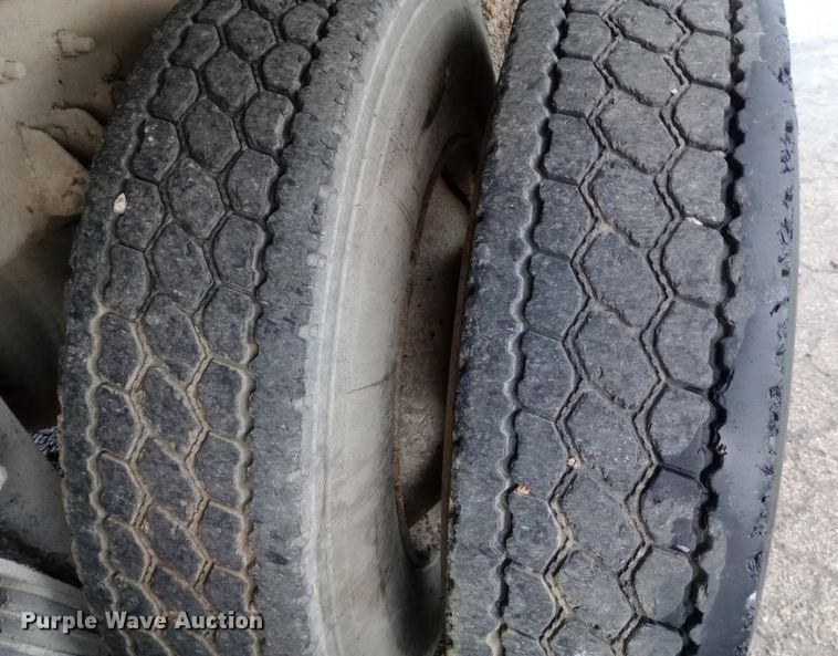 image for item DP1056 2007 International 7400 dump truck