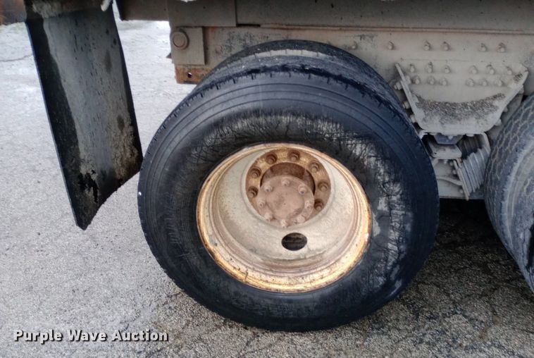 image for item DP1056 2007 International 7400 dump truck