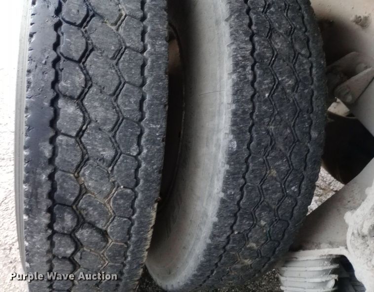 image for item DP1056 2007 International 7400 dump truck