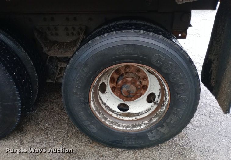 image for item DP1056 2007 International 7400 dump truck