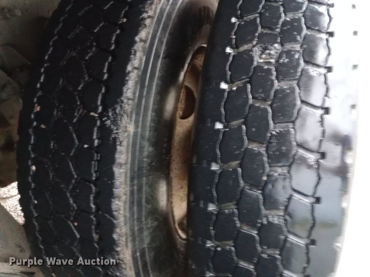 image for item DP1056 2007 International 7400 dump truck