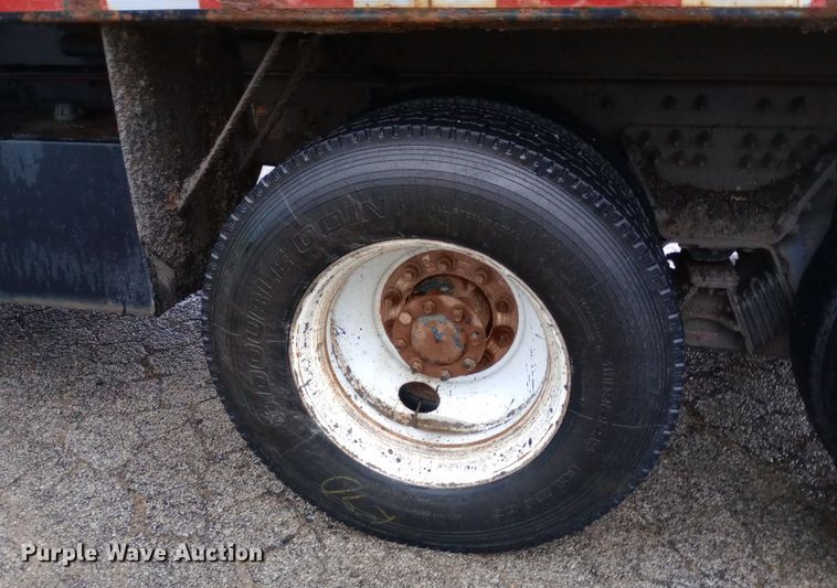 image for item DP1056 2007 International 7400 dump truck