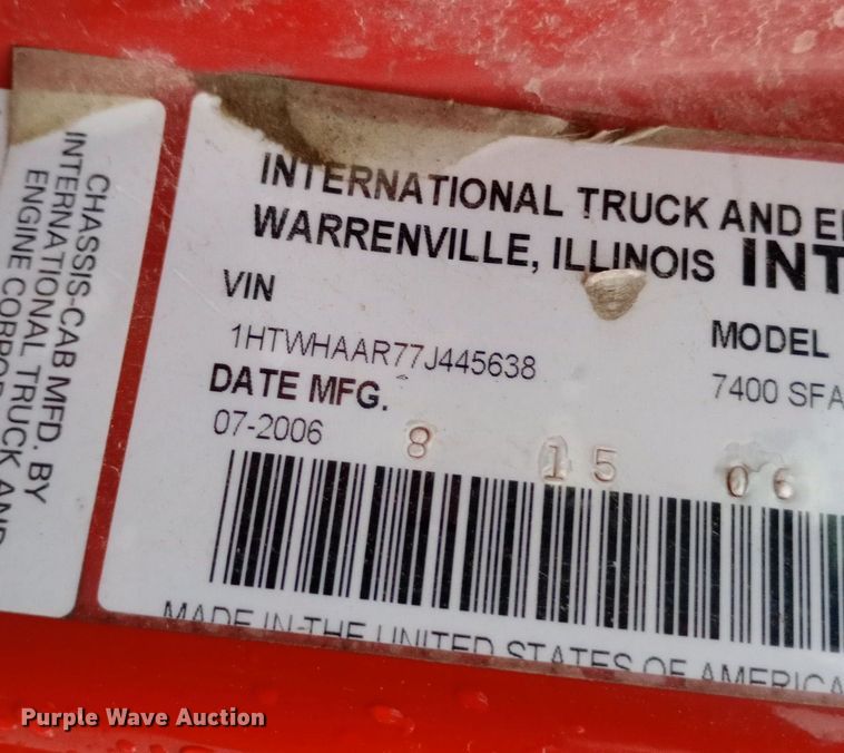 image for item DP1056 2007 International 7400 dump truck