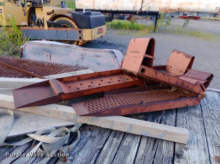 image for item DP1065 1989 Charles Machine Works, Inc. tilt deck equipment trailer