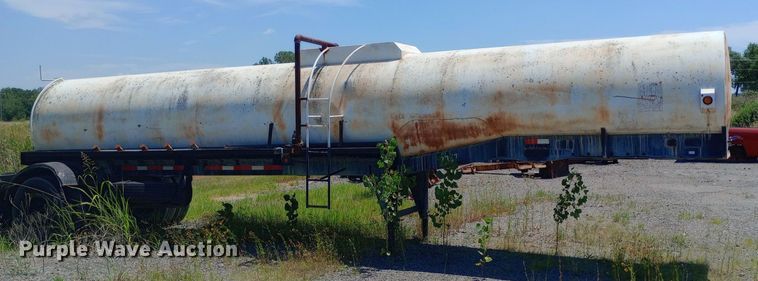 image for item DP1068 1955 Fruehauf tank trailer