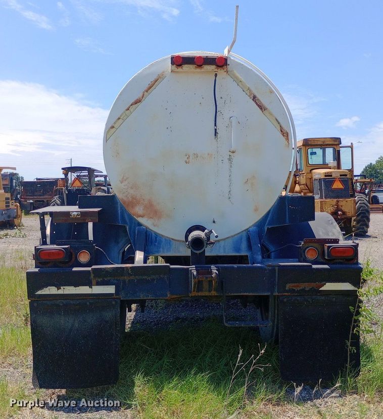 image for item DP1068 1955 Fruehauf tank trailer