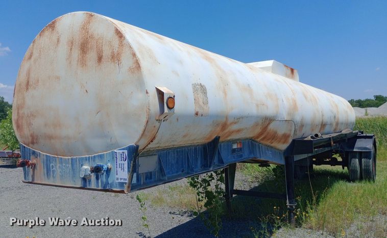 image for item DP1068 1955 Fruehauf tank trailer