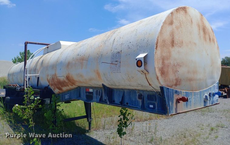 image for item DP1068 1955 Fruehauf tank trailer