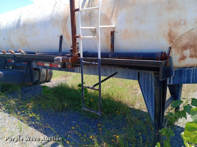 image for item DP1068 1955 Fruehauf tank trailer