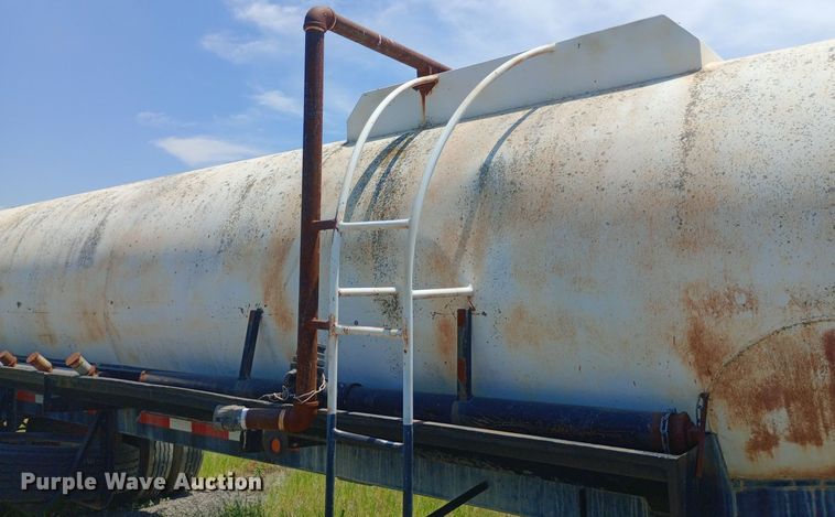 image for item DP1068 1955 Fruehauf tank trailer