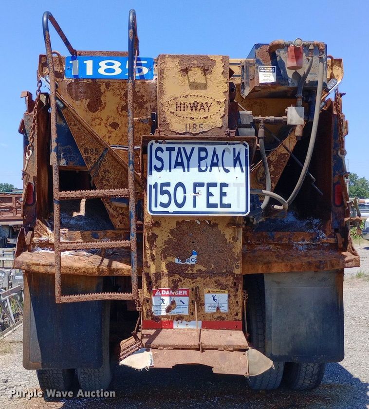 image for item DP1080 2001 International 4900 dump truck