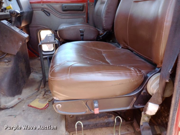 image for item DP1080 2001 International 4900 dump truck