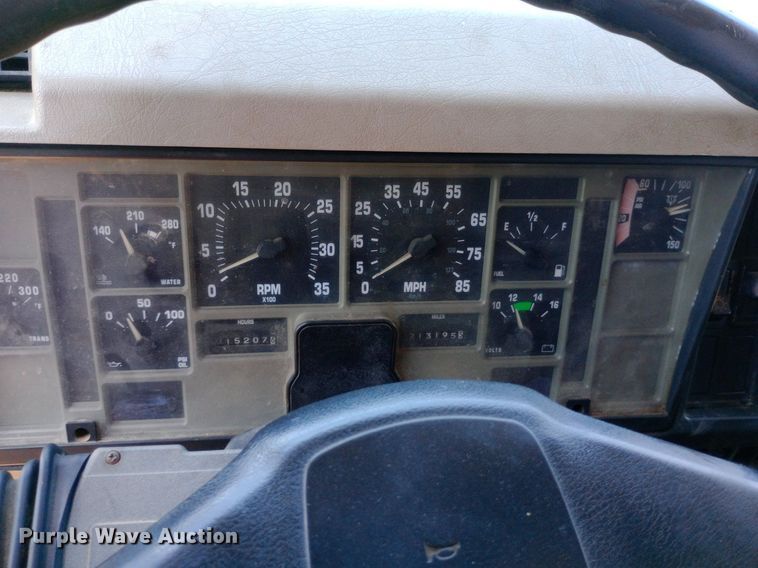 image for item DP1080 2001 International 4900 dump truck