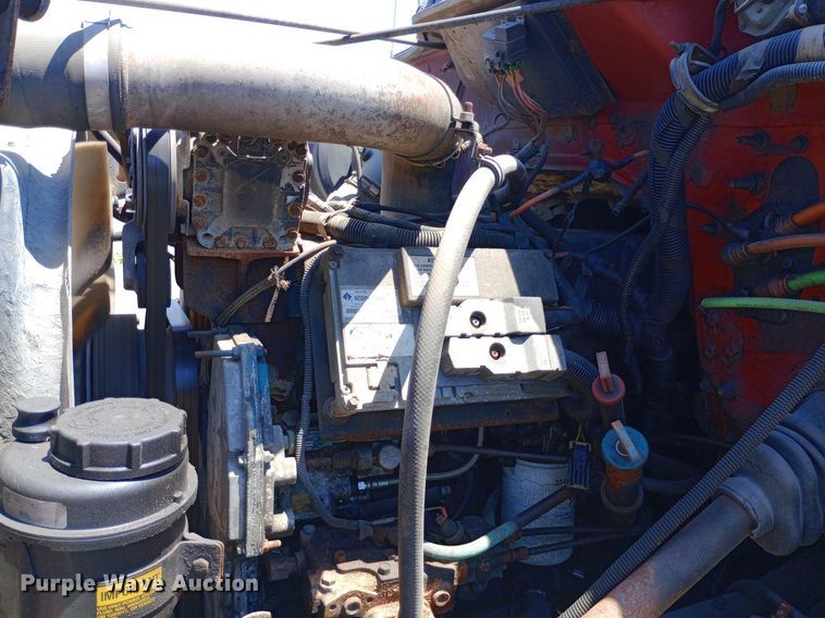 image for item DP1080 2001 International 4900 dump truck