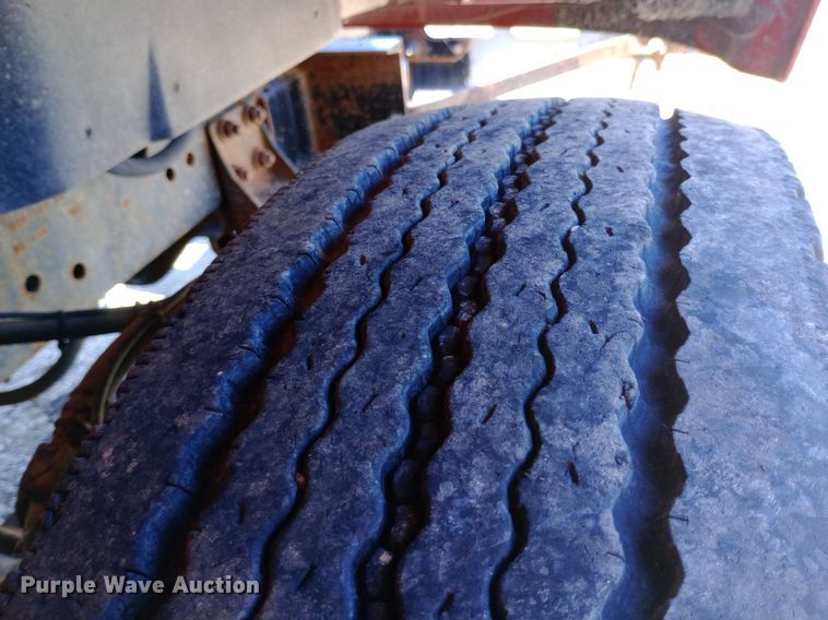 image for item DP1080 2001 International 4900 dump truck