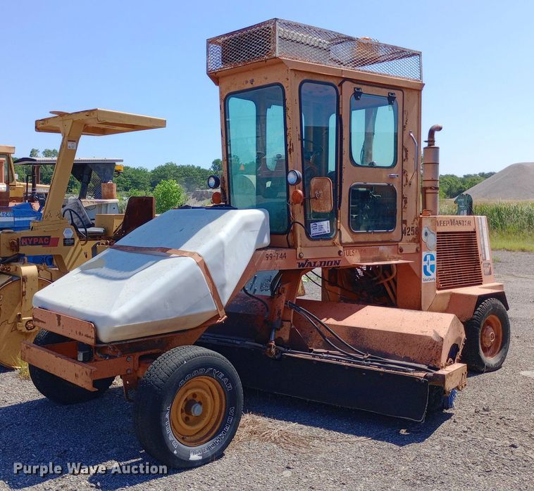 image for item DP1081 1987 Waldon Sweepmaster broom