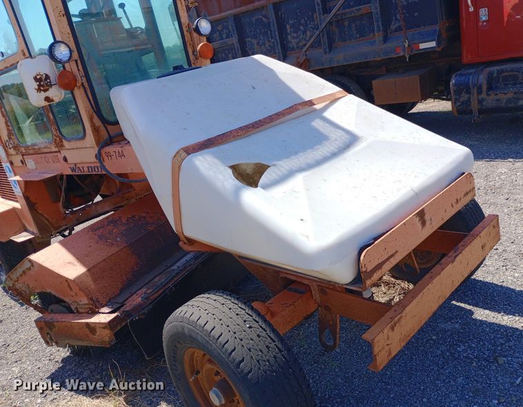 image for item DP1081 1987 Waldon Sweepmaster broom