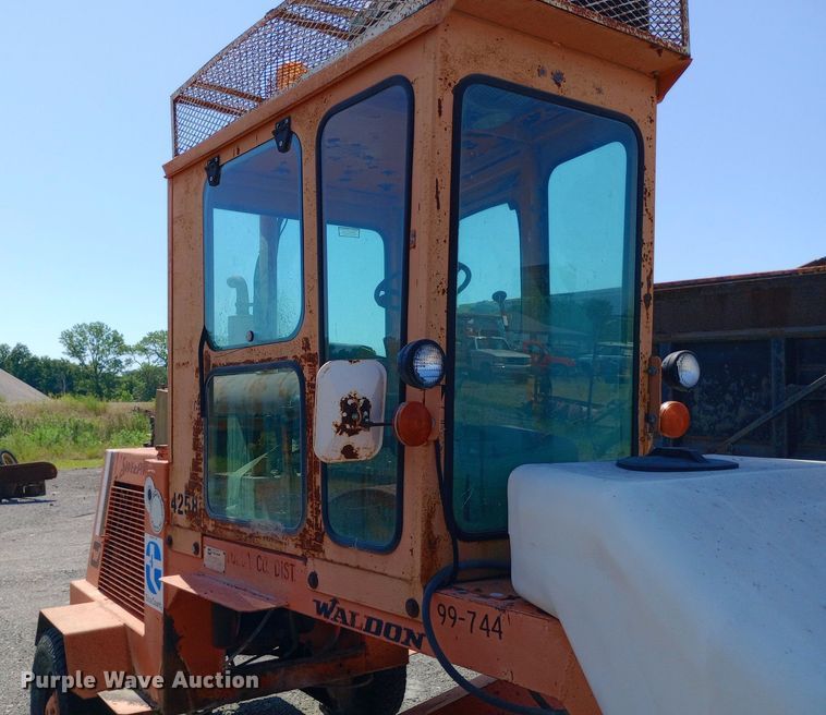 image for item DP1081 1987 Waldon Sweepmaster broom