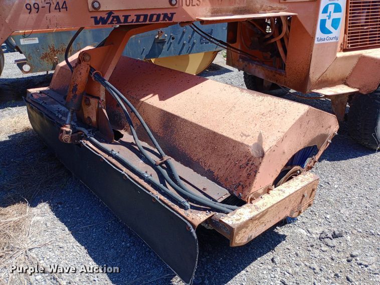 image for item DP1081 1987 Waldon Sweepmaster broom