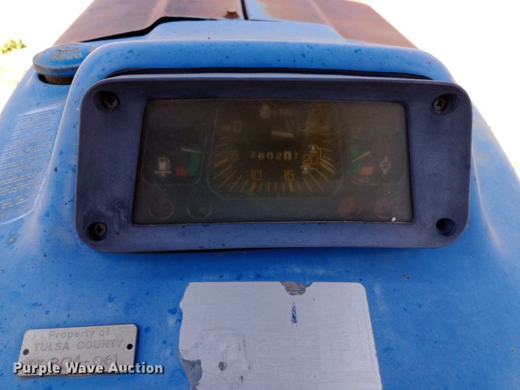 image for item DP1083 1987 Ford 6610 tractor