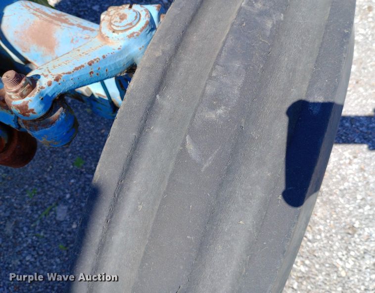 image for item DP1083 1987 Ford 6610 tractor