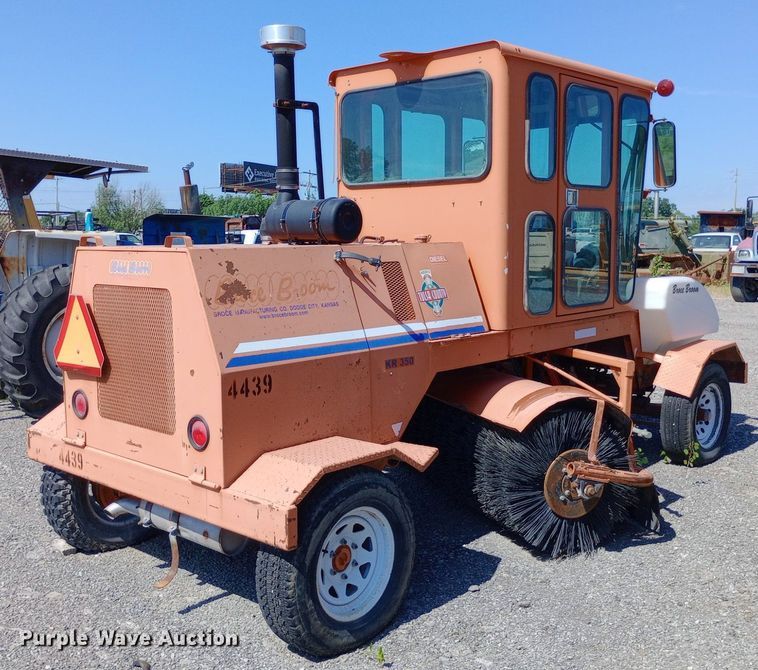 image for item DP1084 2010 Broce Broom KR-350 broom