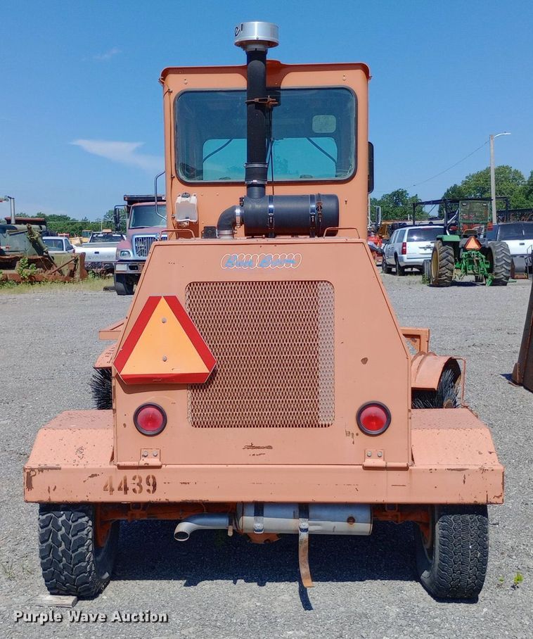 image for item DP1084 2010 Broce Broom KR-350 broom