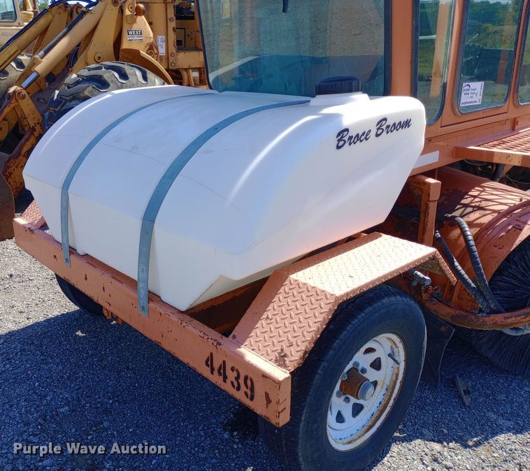 image for item DP1084 2010 Broce Broom KR-350 broom