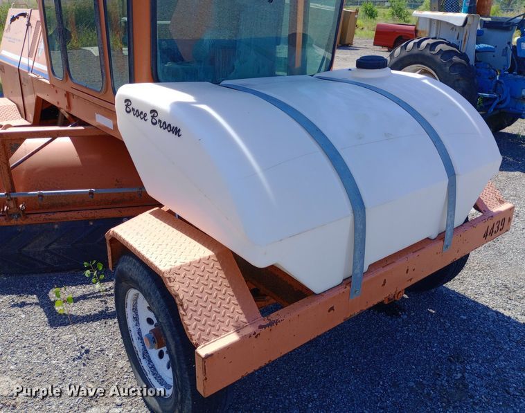 image for item DP1084 2010 Broce Broom KR-350 broom