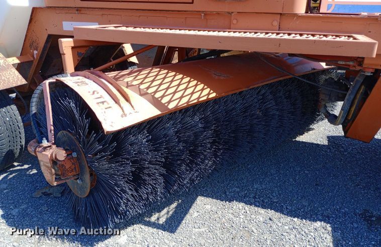 image for item DP1084 2010 Broce Broom KR-350 broom