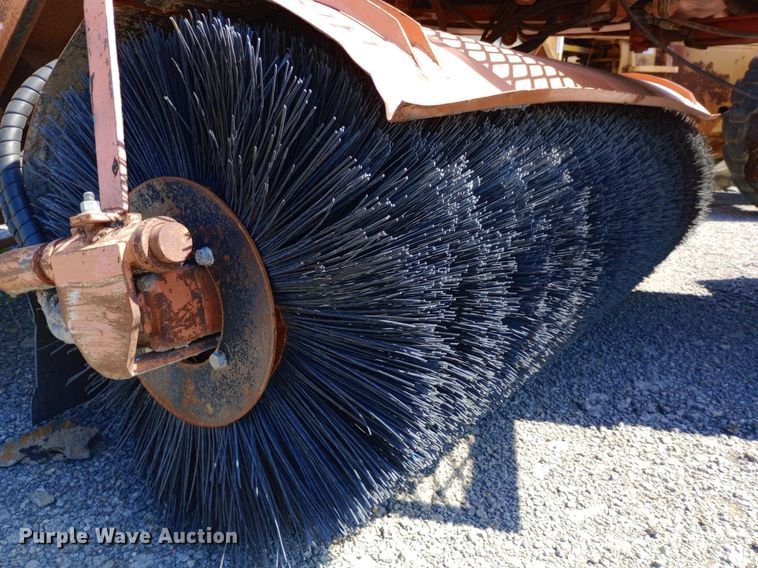 image for item DP1084 2010 Broce Broom KR-350 broom