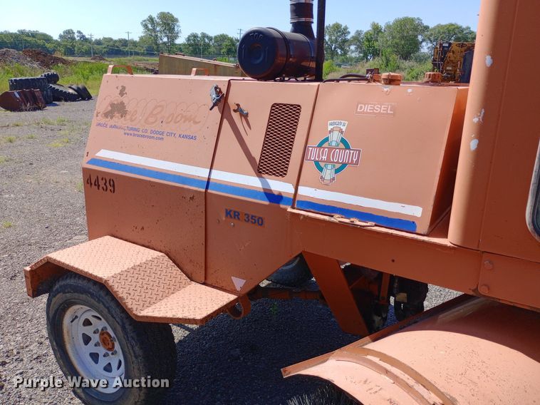 image for item DP1084 2010 Broce Broom KR-350 broom