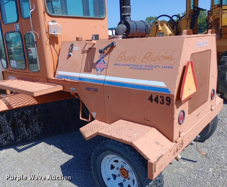 image for item DP1084 2010 Broce Broom KR-350 broom