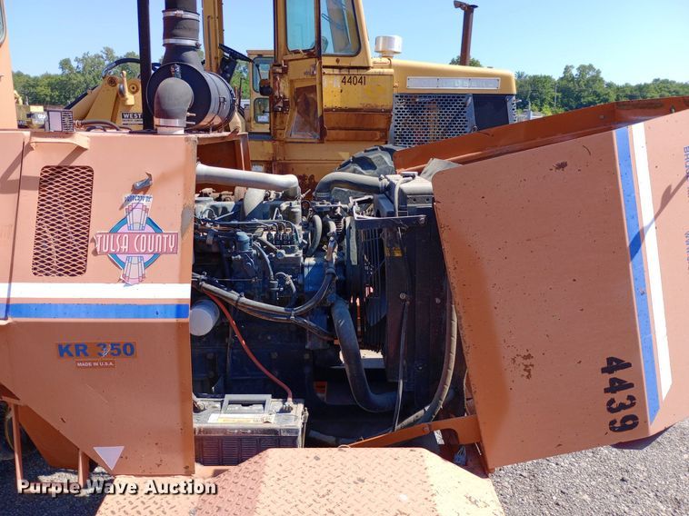 image for item DP1084 2010 Broce Broom KR-350 broom