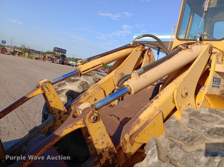 image for item DP1085 1972 John Deere 644A wheel loader