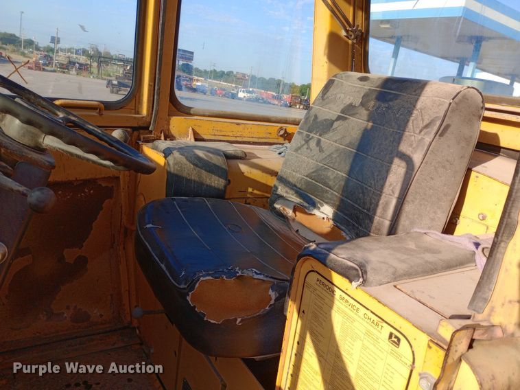 image for item DP1085 1972 John Deere 644A wheel loader