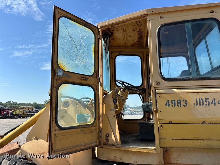 image for item DP1086 1968 John Deere 544 wheel loader