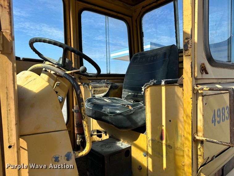 image for item DP1086 1968 John Deere 544 wheel loader