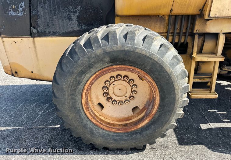 image for item DP1086 1968 John Deere 544 wheel loader